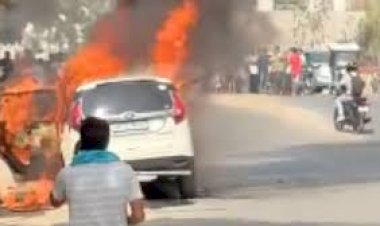 UP: गर्मी का सितम  वाहनों में लग रही आग, कहीं कार तो कहीं बाइक जलकर खाक