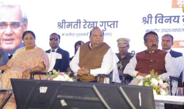 पूर्वी दिल्ली। गीता कॉलोनी कृष्णा नगर में अटल कैंटीन का भव्य उद्धघाटन किया।