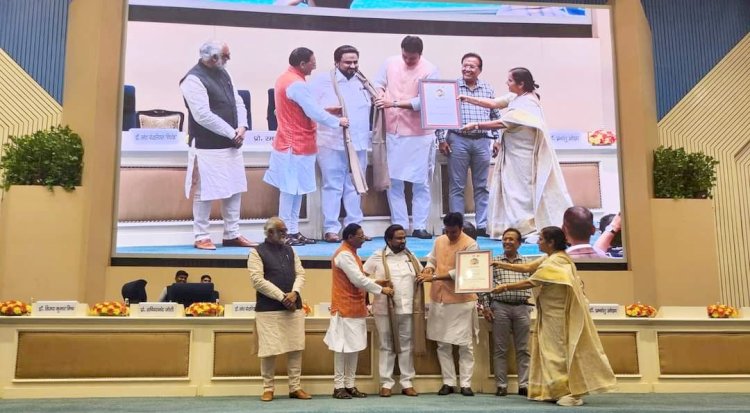 समाजसेवी राजीव सातरोडिया महात्मा हंसराज अमृत समाज के सम्मान से सम्मानित 
