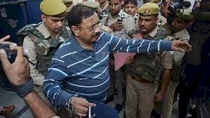 बरेली सेंट्रल जेल से माफिया डॉन बबलू श्रीवास्तव को लेकर प्रयागराज पुलिस रवाना, कल कोर्ट में है पेशी