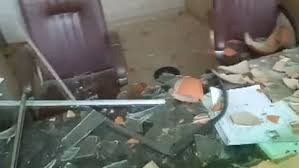 दिल्ली जल बोर्ड में लोगों ने की तोड़फोड़, नल से पानी भरने को लेकर हुआ विवाद; तीन घायल